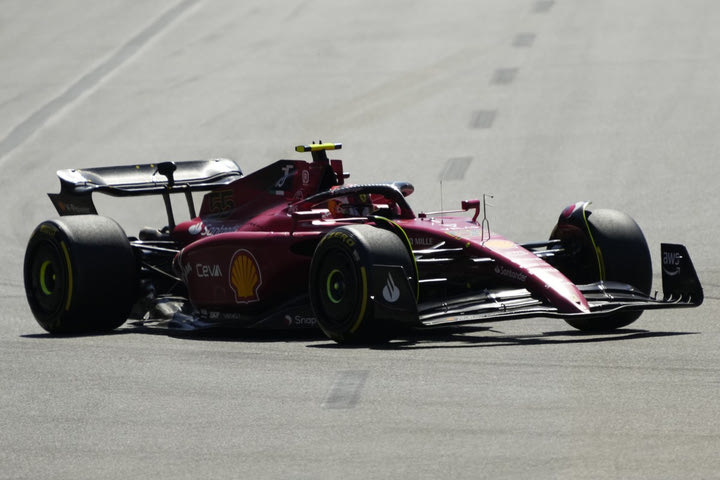 Formula 1: “Πρωταθλήτρια” η Ferrari στις εγκαταλείψεις, καμία η Mercedes