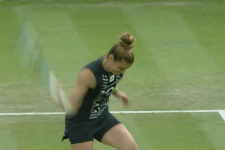 Σάκκαρη: Έσπασε τη ρακέτα μετά από άστοχο χτύπημα