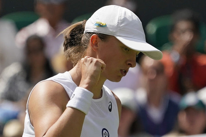 Wimbledon: Η Σβιόντεκ νίκησε και πήρε το ρεκόρ της Βίνους Γουίλιαμς, αποκλείστηκε η Μπέντσιτς