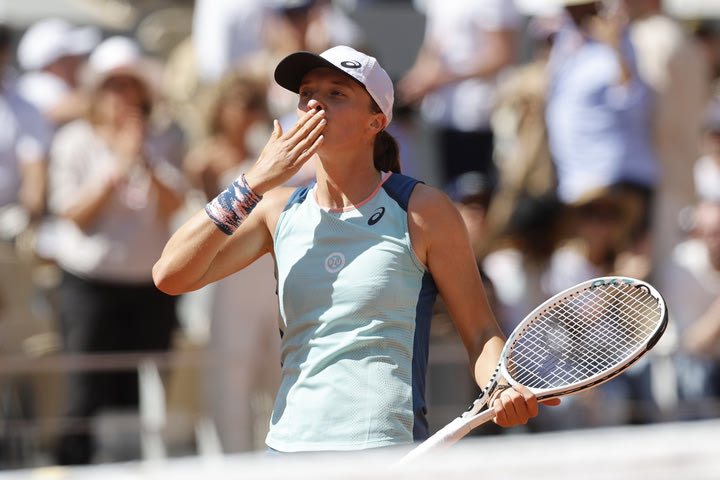 Roland Garros: Με άνεση στον τελικό η Σβιόντεκ