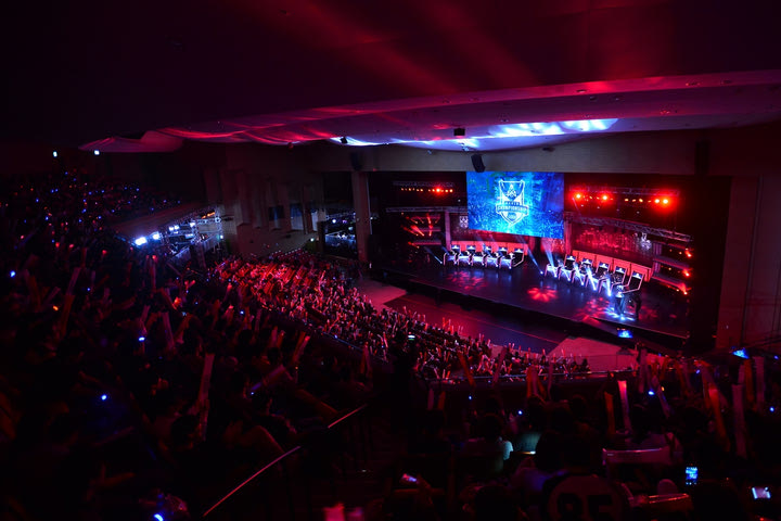 Eξαγορά της London esports από την X7