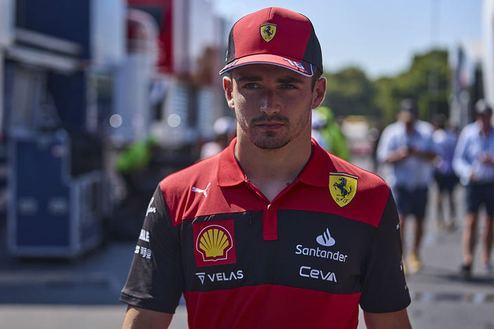 Formula 1: Ο Λεκλέρ ταχύτερος στις τρίτες δοκιμές της βροχερής Σιγκαπούρης