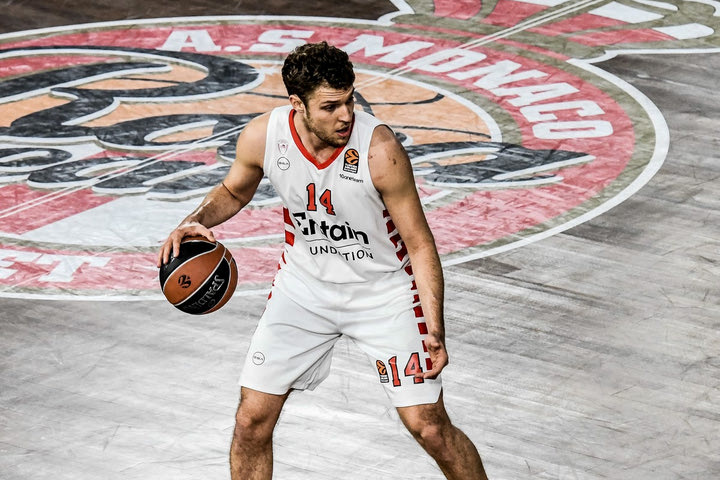 NBA: Δύο οι ανοιχτές θέσεις στους Σακραμέντο Κινγκς, στην αναμονή ο Βεζένκοβ