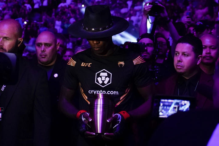 Ο νέος Undertaker συμμετέχει στο UFC και “θάβει” αντιπάλους