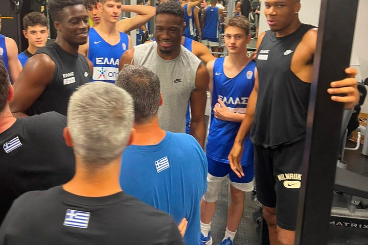 Εθνική Παίδων: Έκπληξη με Γιάννη, Θανάση και Άλεξ Αντετοκούνμπο στην προπόνηση