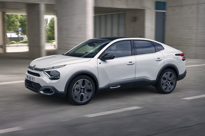 Το Citroen C4 X συνδυάζει τρία αυτοκίνητα σε ένα