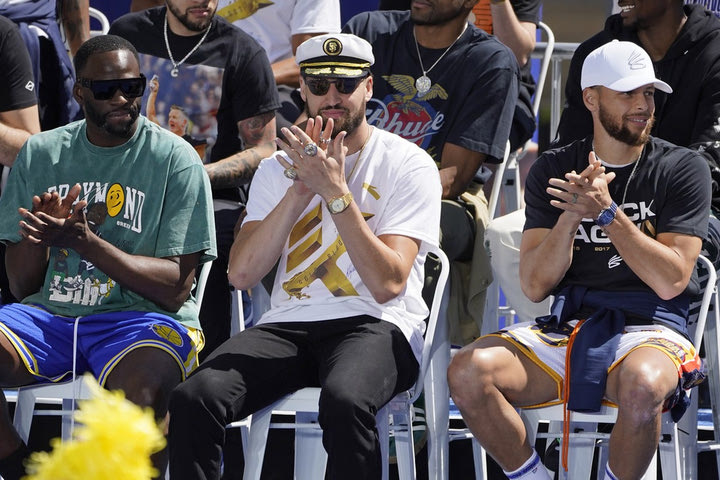 NBA, Ο Ντρέιμοντ Γκριν αποθέωσε Κάρι και Τόμπσον: “Η επίδρασή τους είναι εκτυφλωτική”