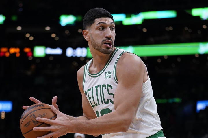 NBA, Ο Καντέρ άνοιξε νέο μέτωπο εναντίον του ΛεΜπρόν με αφορμή την Γκράινερ: “Είσαι ελεύθερος να φύγεις φίλε”