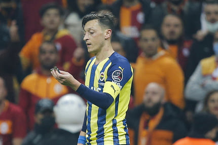 Ο Μεσούτ Οζίλ σταματάει το ποδόσφαιρο