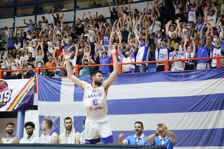 Εθνική Μπάσκετ: Ο Παπανικολάου έκανε “κύμα” στον πάγκο