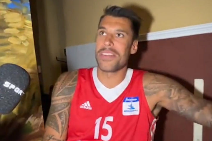 Stoiximan AegeanBall: Το “ντου” του SPORT24 στα αποδυτήρια των διασήμων