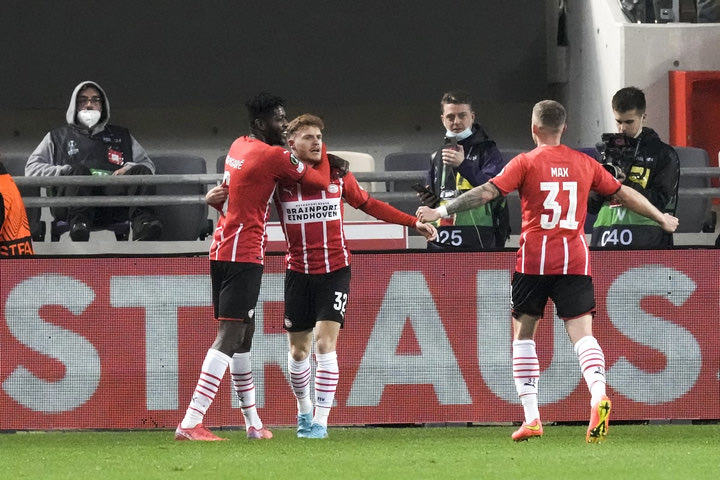 Άγιαξ – Αϊντχόφεν 3-5: Η PSV κατέκτησε το Σούπερ Καπ με χατ-τρικ του Τιλ