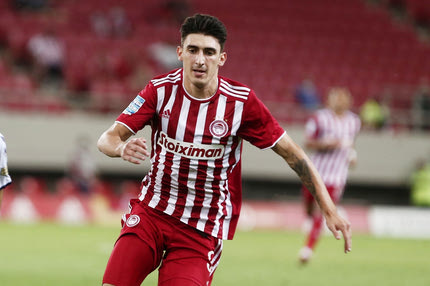 Σουρλής: Η Ράκοβ παρακολουθεί τον διεθνή μέσο του Ολυμπιακού