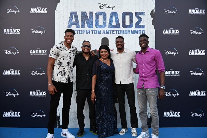 Η επίσημη προβολή της ταινίας του Disney+ «Άνοδος: Η ιστορία των Αντετοκούνμπο» στο γήπεδο όπου όλα ξεκίνησαν»
