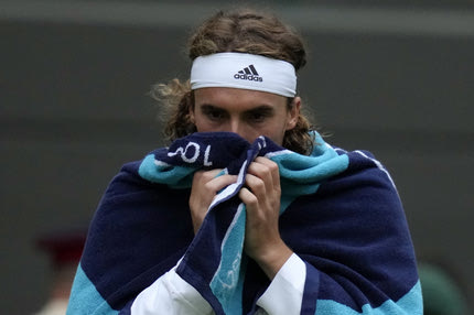 Ο Τσιτσιπάς πρώτα “έχασε” την κερκίδα και μετά ηττήθηκε από τον Ρόντμαν του τένις