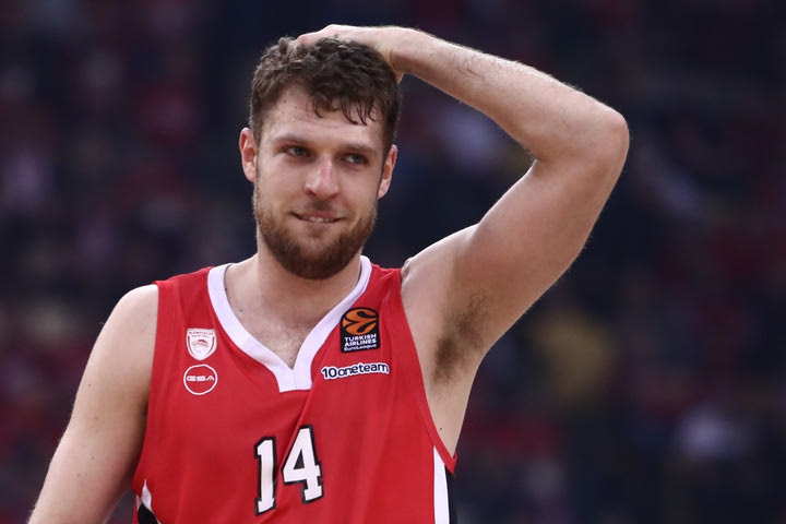 NBA: Η κίνηση των Σακραμέντο Κινγκς να κλείσουν έναν φόργουορντ και τι σημαίνει αυτό για τον Σάσα Βεζένκοβ
