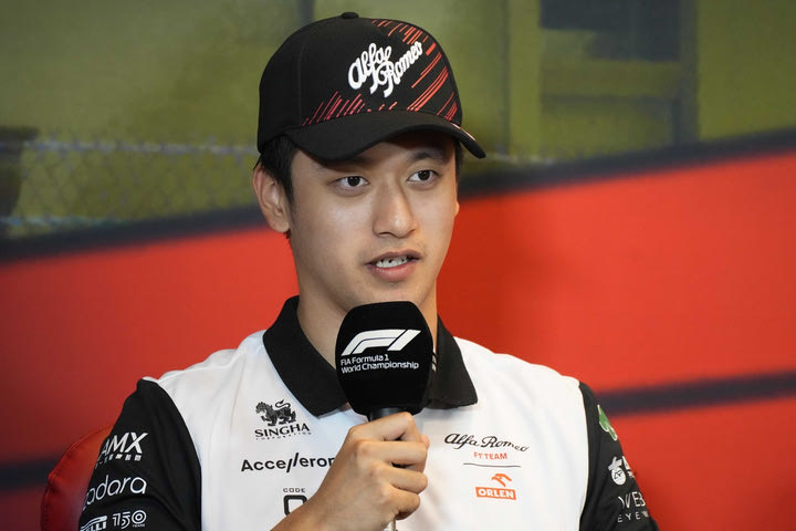 Formula 1, GP Σίλβερστοουν: Ο Γκουάνιου Τσόου τιτίβισε πως “το halo με έσωσε”