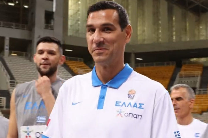 Εθνική Μπάσκετ Ανδρών: Τούρτα και ευχές στον Νίκο Ζήση για τα 39α γενέθλιά του