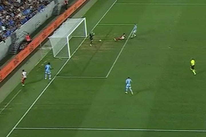 Το 1-2 του Ολυμπιακού με τον Αγκιμπού στο 100′
