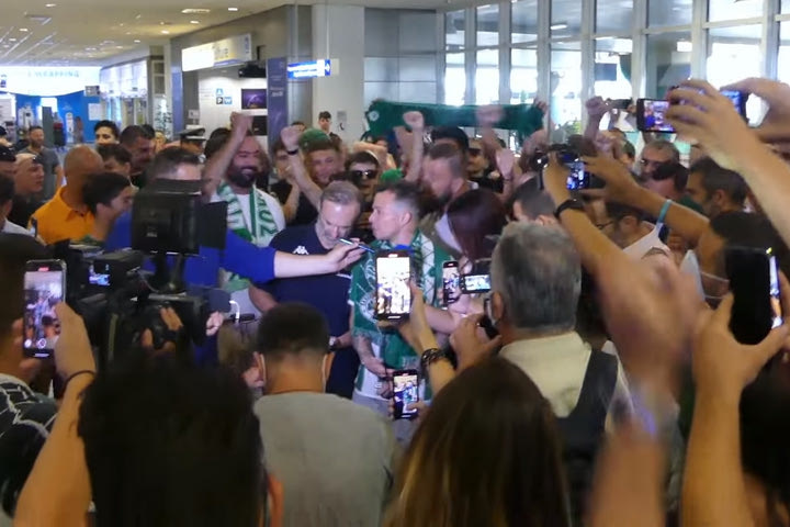 Παναθηναϊκός: Το VIDEO από την άφιξη του Μπερνάρντ στην Αθήνα και η αποθέωση από τον κόσμο