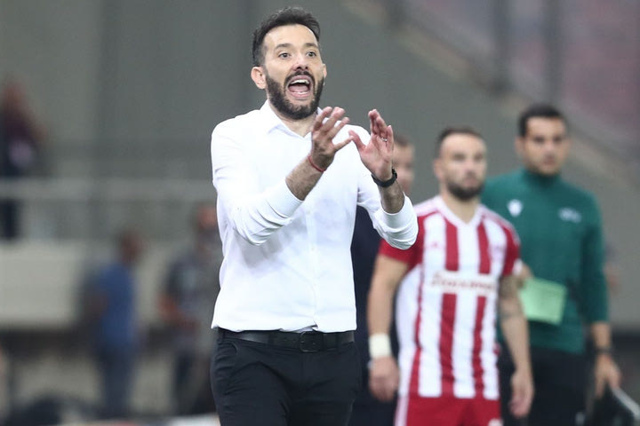Κορμπεράν: “Να προκριθούμε ως ισχυροί, θα ενισχύσουμε τις θέσεις που χρειάζεται”