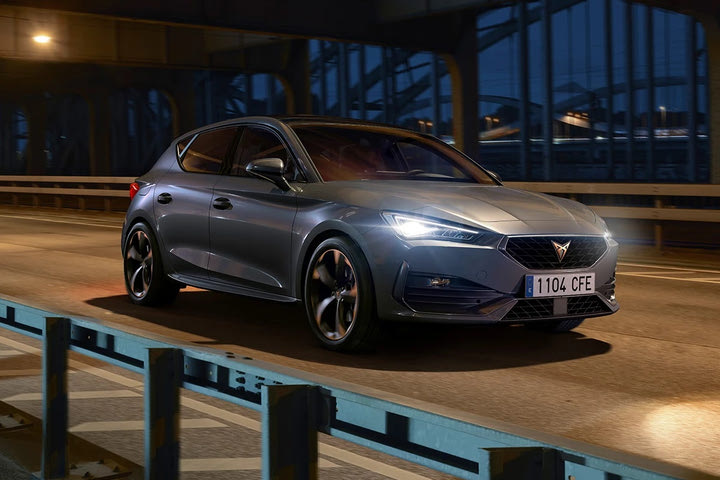 Cupra Leon από 28.890 € με δύο νέες επιλογές κινητήρα – Δείτε όλες τις τιμές