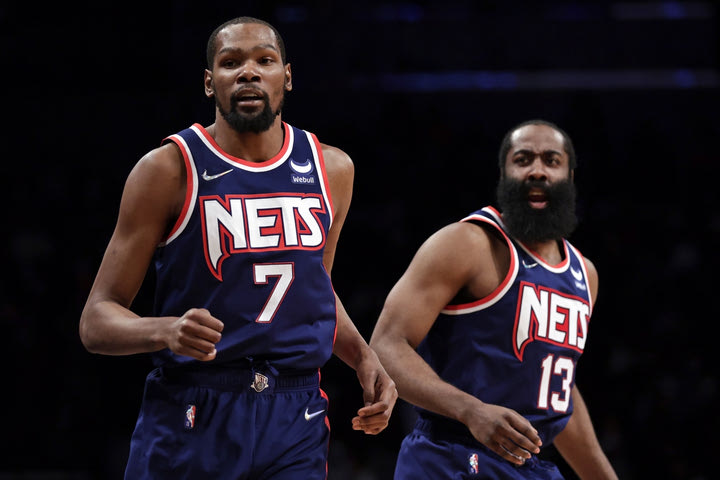 NBA: Ντουράντ και Χάρντεν προπονήθηκαν μαζί στη Βαρκελώνη και “φούντωσαν” τις φήμες για Σίξερς