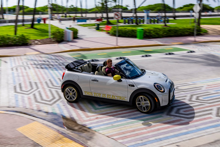 Ηλεκτρικό MINI Cooper Cabrio: Ένα και μοναδικό