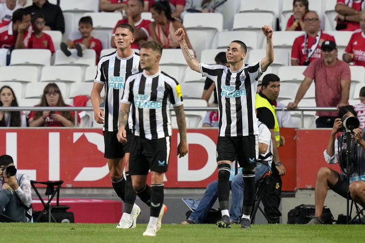Νιούκαστλ – Μπράιτον 4-1: Μία νίκη μακριά απ’ την επιστροφή στο Champions League έπειτα από 20 χρόνια