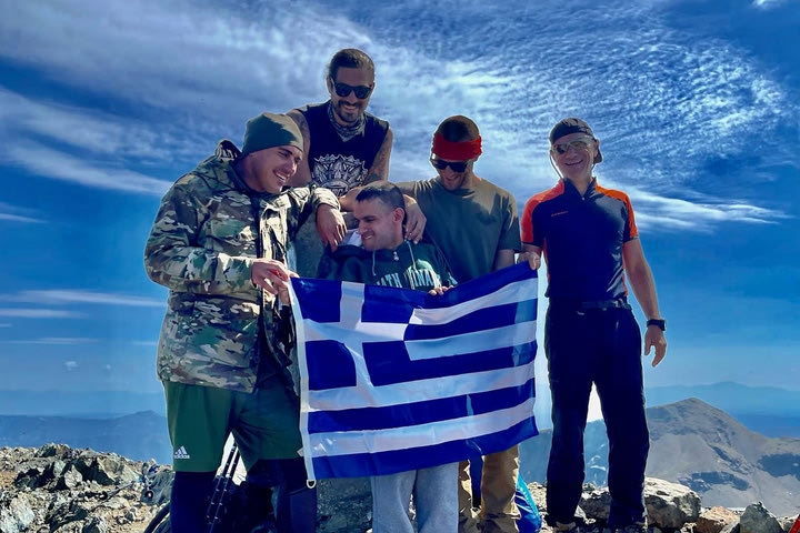 Η ιστορία του πρώην μπασκετμπολίστα Κωσταντίνου Παπαντωνάκου που σήκωσε τον Παναγιώτη Δεληγιάννη μέχρι την κορυφή του Σμόλικα