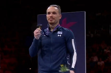 Πετρούνιας: Η συγκίνηση του πρωταθλητή Ευρώπης στην ανάκρουση του Εθνικού ύμνου