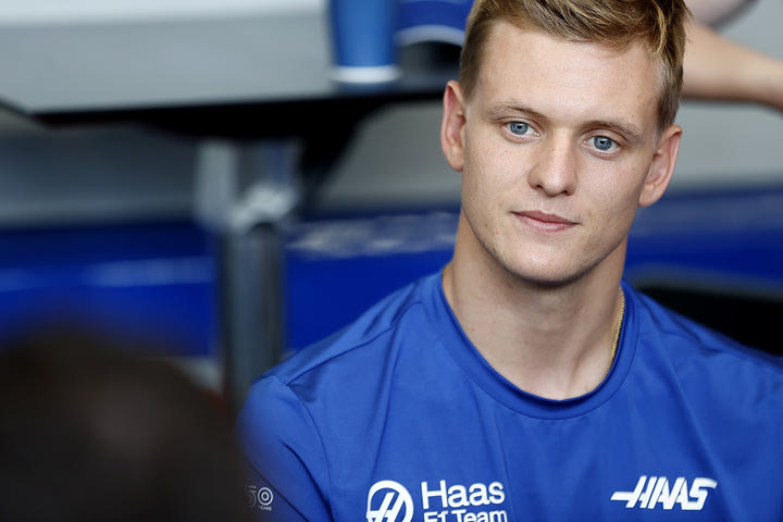 Formula 1: Ο Φέτελ προτείνει τον Μικ Σουμάχερ στη McLaren μετά το ναυάγιο με τη Ferrari