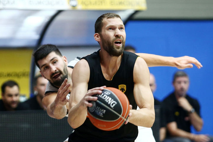 ΑΕΚ – Κλουζ 67-69: Ήττα και τραυματισμός για την Ένωση στην πρεμιέρα του “Νίκος Φάσουρας”