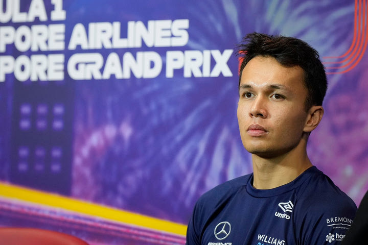 Ο Άλμπον έμεινε στη Williams με νέο “πολυετές” συμβόλαιο