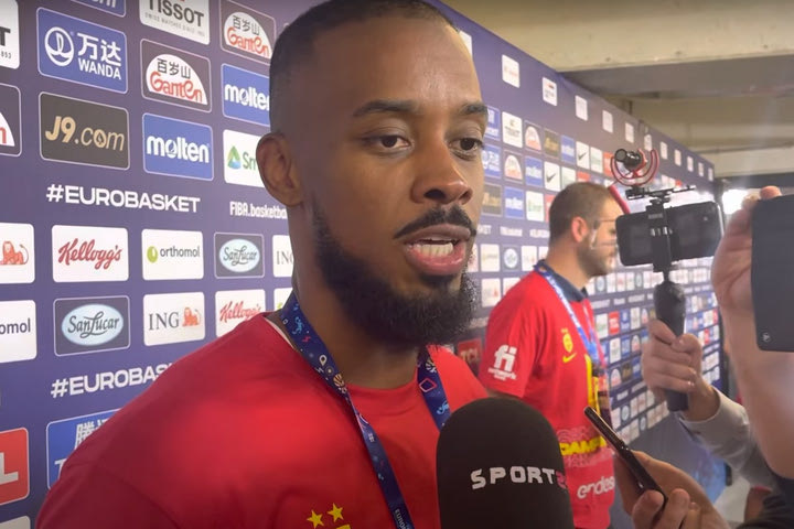 EuroBasket 2022, Ο Λορέντζο Μπράουν στο SPORT24: “Δεν έχει σημασία από πού είμαστε ή τι γλώσσα μιλάμε, στο παρκέ είμαστε όλοι αδέλφια”