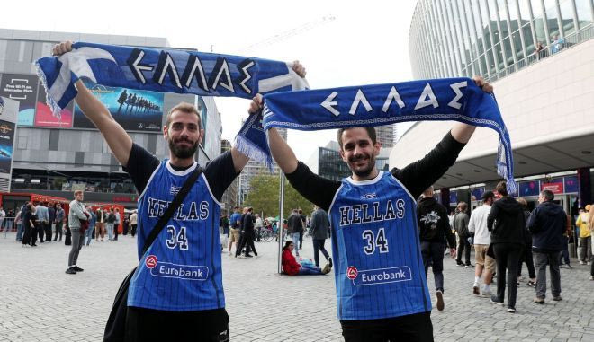 Εθνική μπάσκετ: Το SPORT24 LIVE στην άφιξη των Ελλήνων φιλάθλων στην Mercedes – Benz Arena
