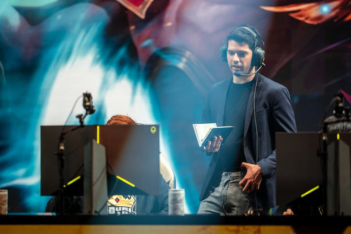 LCS: Ανανεωμένη η Dignitas κάτω από τη καθοδήγηση του Έλληνα Enatron