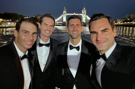 Φέντερερ: Η φωτογραφία με τους Ναδάλ, Τζόκοβιτς, Μάρεϊ εν πλω και με το ίδιο κουστούμι