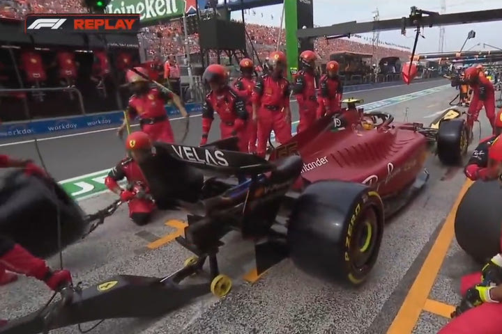 Formula 1, GP Ολλανδίας: Η Ferrari ξέχασε το τέταρτο ελαστικό στο καταστροφικό πιτ στοπ του Σάινθ