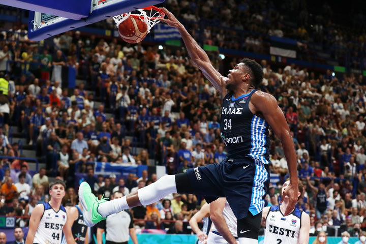 Οι Μπακς εμπνεύστηκαν τον Γιάννη Αντετοκούνμπο σε αρχαίο αγγείο και το αποτέλεσμα ήταν φανταστικό