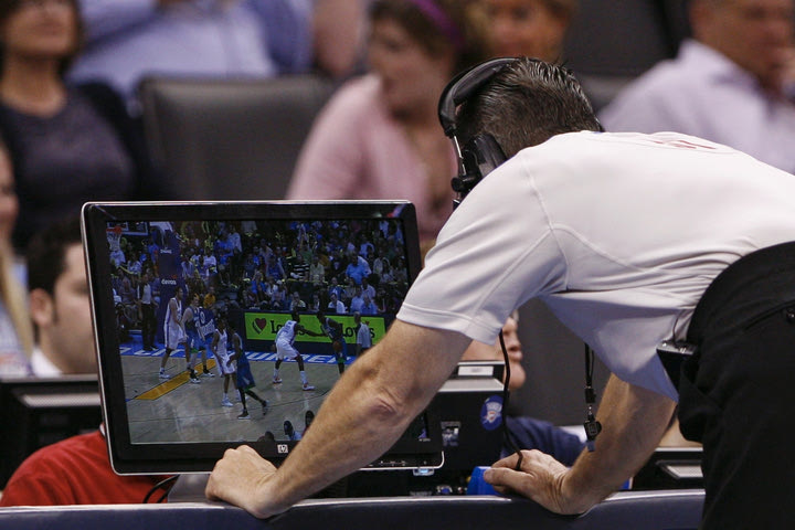 FIBA: Μπαίνει Challenge προπονητή και clear path foul από 1η Οκτωβρίου
