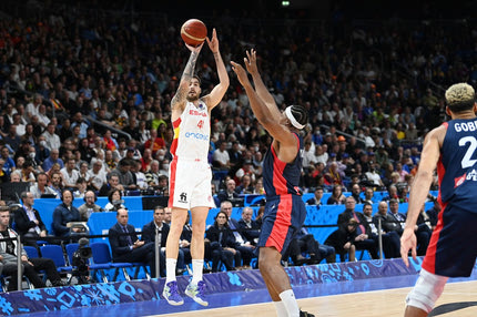 EuroBasket 2022, Ισπανία – Γαλλία: Ο Χουάντσο Ερνανγκόμεθ είχε 6/7 τρίποντα στο πρώτο μισό και βρέθηκε πίσω από τον Τζόρτζεβιτς