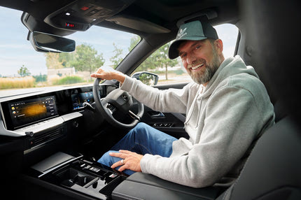 Το καινούριο Opel του Γιούργκεν Κλοπ μπαίνει στην πρίζα