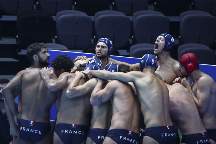 Ευρωπαϊκό πόλο: Η Γαλλία επικράτησε 10-9 της Σερβίας και την πέταξε εκτός προημιτελικών