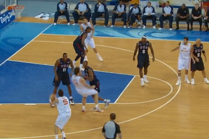 The Redeem Team: Η απίθανη ιστορία των ΛεΜπρόν-Γουέιντ για το σκληρό φάουλ του Κόμπι στον Γκασόλ