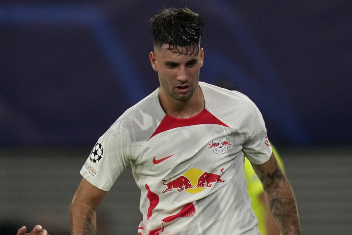 Bundesliga: Η Στουτγκάρδη πήρε την ισοπαλία κόντρα στην Μπάγερν με γκολ στο 90+2′, τριάρα η Λειψία στην Ντόρτμουντ
