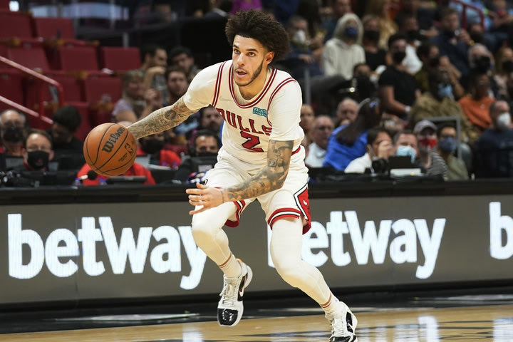NBA, Μπουλς: Μικρό πισωγύρισμα για Λόνζο Μπολ, δεν αγωνίστηκε κόντρα στους Γκρίζλις επειδή πρήστηκε το γόνατό του