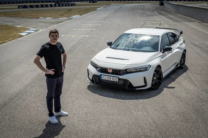 Ο Φερστάπεν “ξεζουμίζει” το νέο Honda Civic Type-R στην πίστα