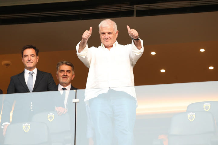 OPAP Arena: Οι πανηγυρικές αντιδράσεις του Δημήτρη Μελισσανίδη προς τον κόσμο της ΑΕΚ
