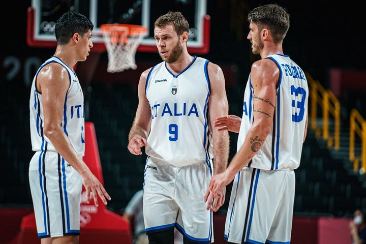 MundoBasket 2023: Δύσκολη νίκη της Ιταλίας με 93-87 επί της Βραζιλίας σε φιλικό παιχνίδι με κορυφαίο τον Φοντέκιο